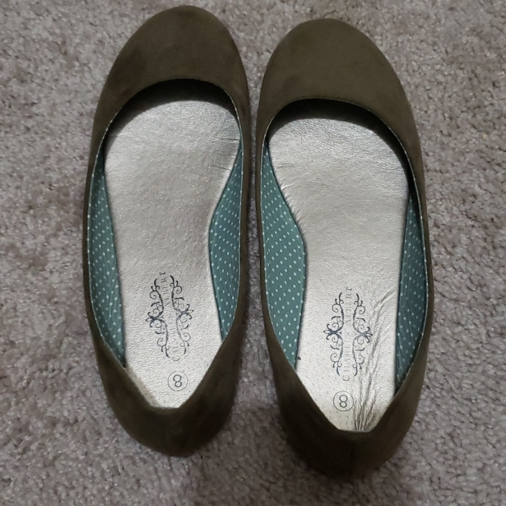 Brown flats